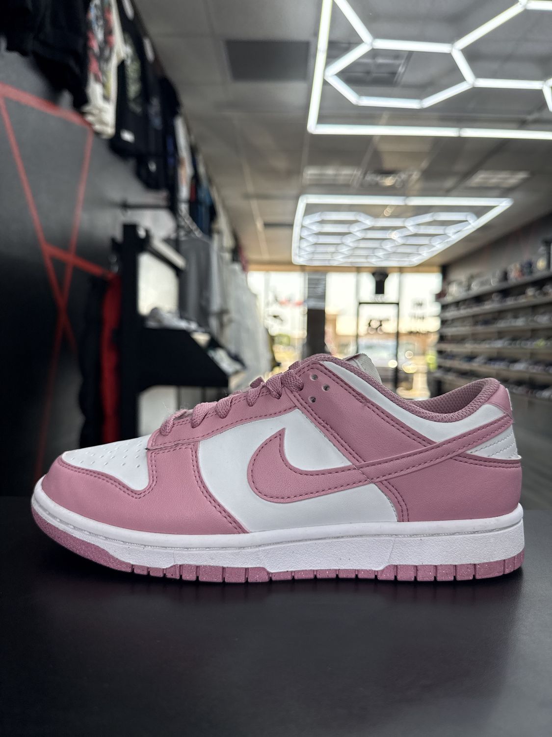NIKE DUNK “ELEMENT PINK”  (SZ 7.5w 6y)  USED/NO BOX