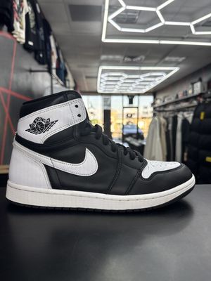 J1 “BLK/WHT”  (SZ 9.5) USED/OG ALL
