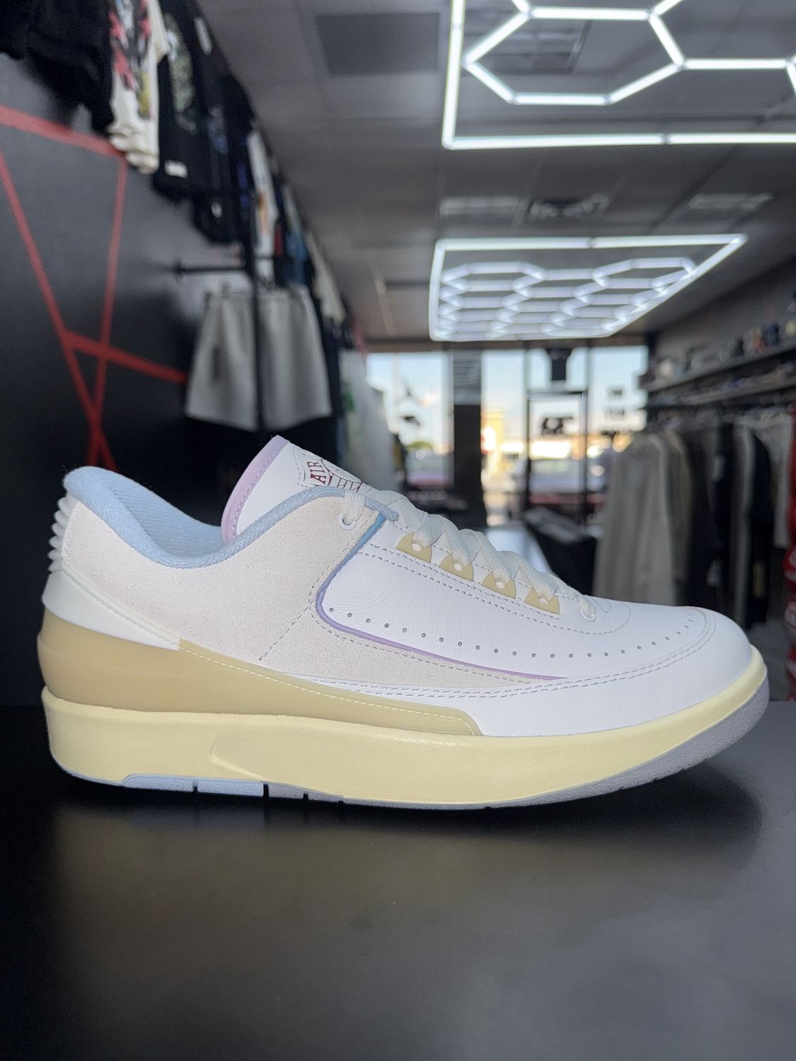J2 “UP IN THE AIR”  (SZ 11.5w 10m)  USED/OG ALL