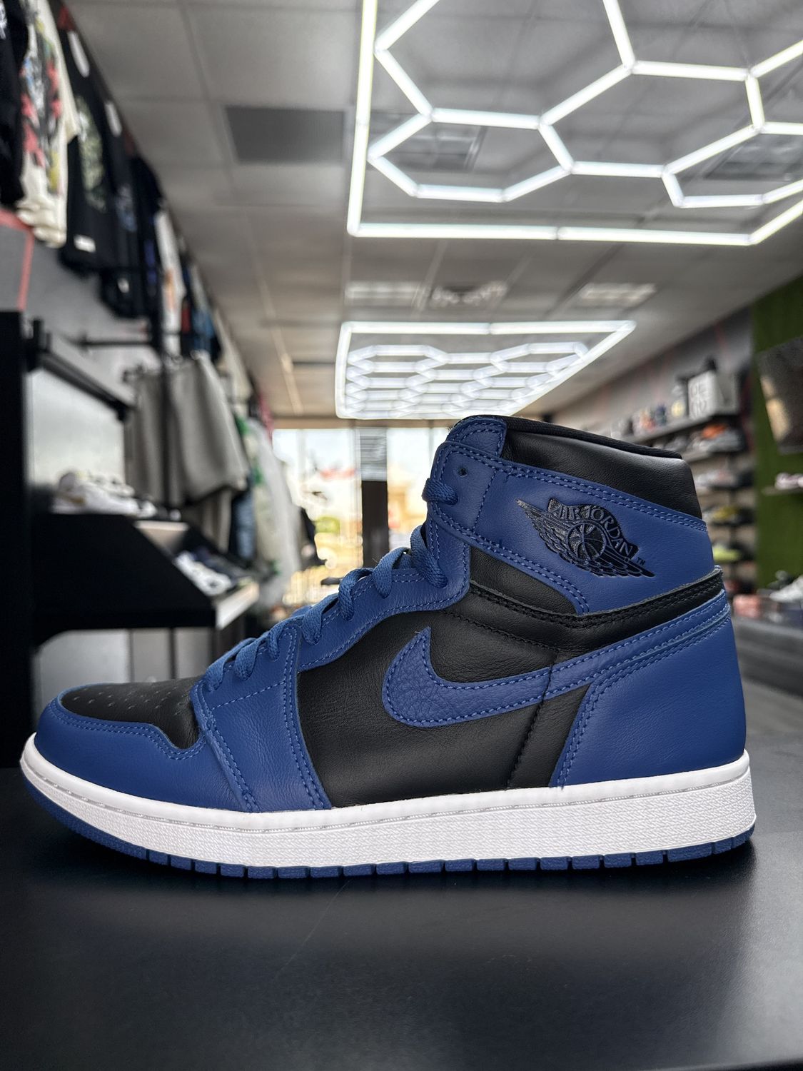 J1 “MARINA” (SZ 10.5)  USED/OG ALL