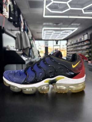 NIKE VAPORMAX “LIVE, PLAY TOGETHER”  (SZ 8)  USED/NO BOX