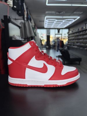 NIKE DUNK HI “RED/WHT”  (SZ 4Y)  USED/NO BOX