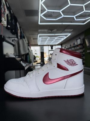 J1 “METALLIC BURGUNDY”  (SZ 12)  USED/NO BOX
