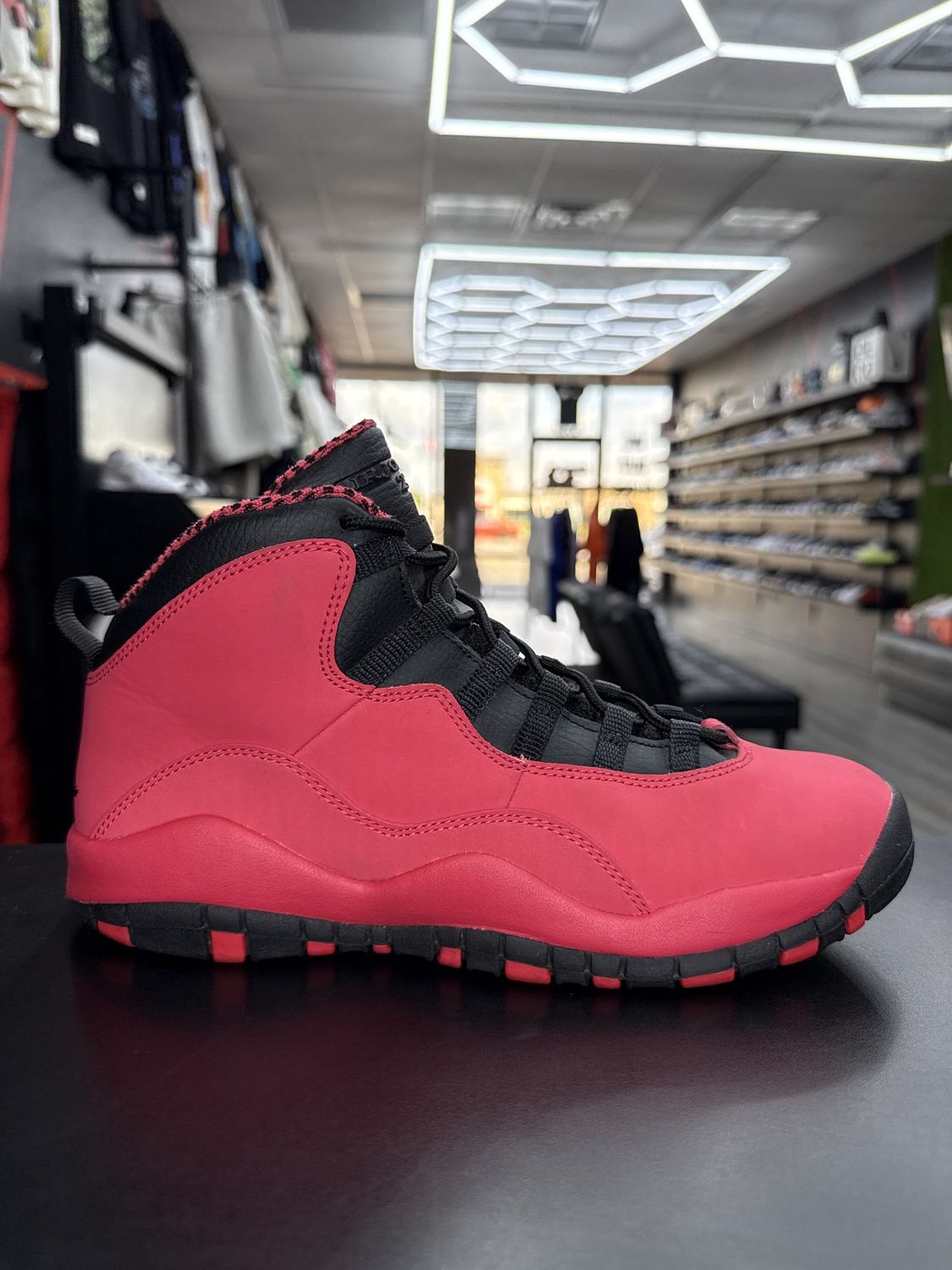 J10 “FUSION RED” (SZ 7Y)  USED/OG BOX