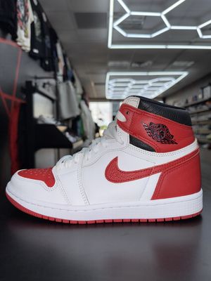 J1 “HERITAGE” (SZ 7.5)  USED/OG BOX