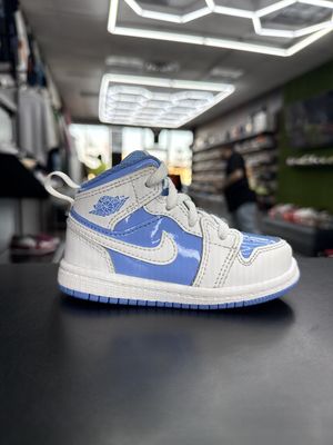 J1 “UNC WHT”  (SZ 6c)  USED/NO BOX