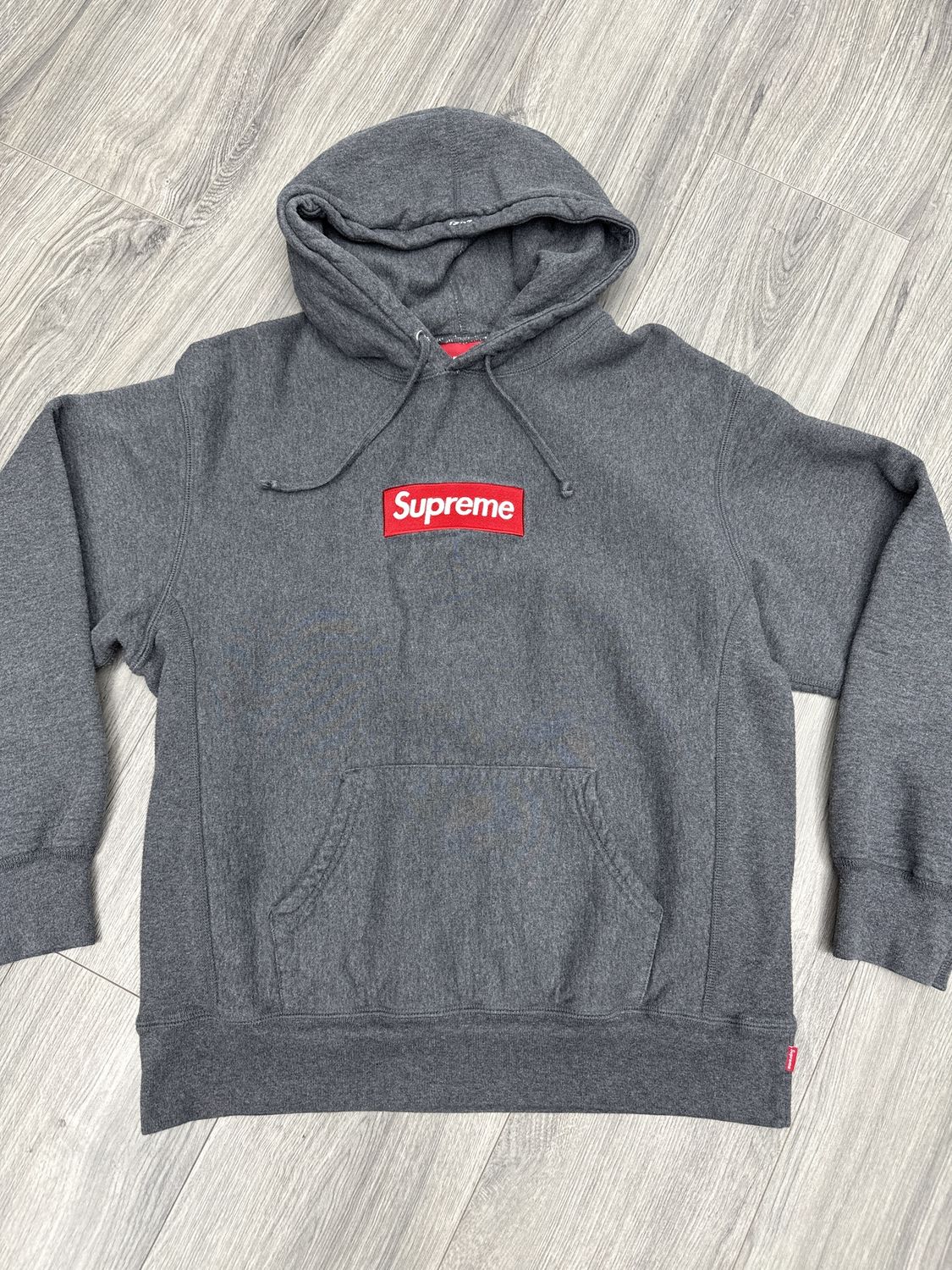 SUPREME BOX LOGO HOODIE “GREY/RED”  (MEDIUM)  PRE-OWNED