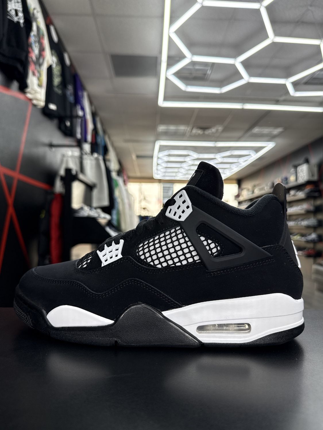 J4 “WHT THUNDER”  (SZ 9.5) VNDS/ OG ALL