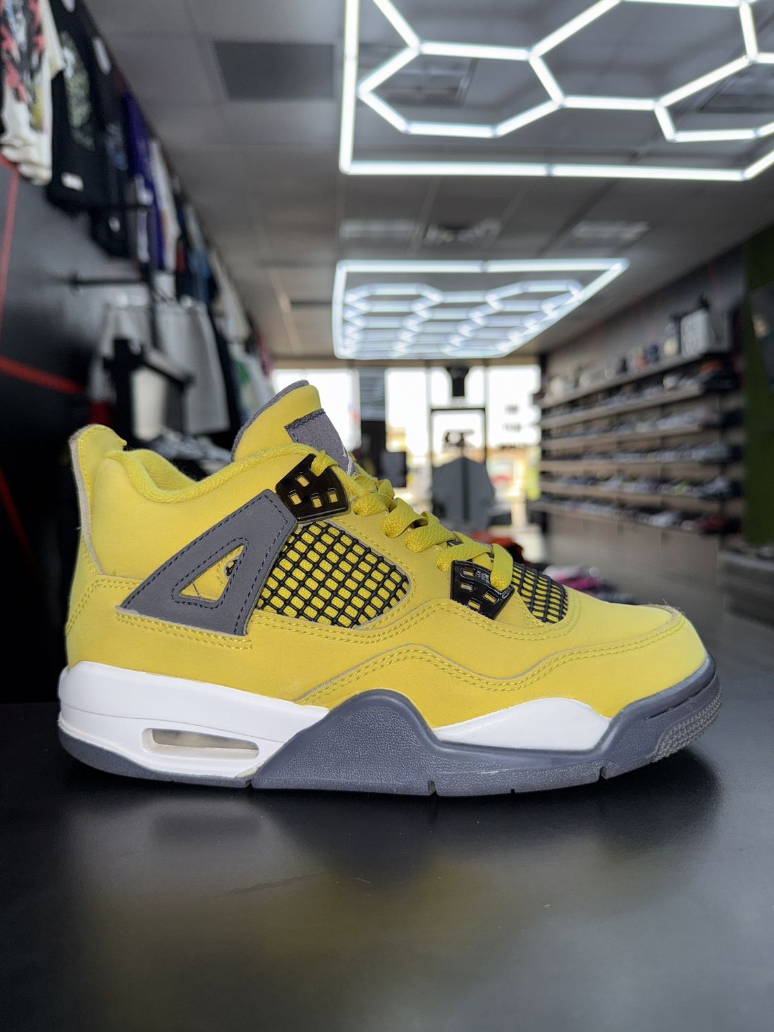 J4 “LIGHTNING”  (SZ 5y)  USED/OG BOX