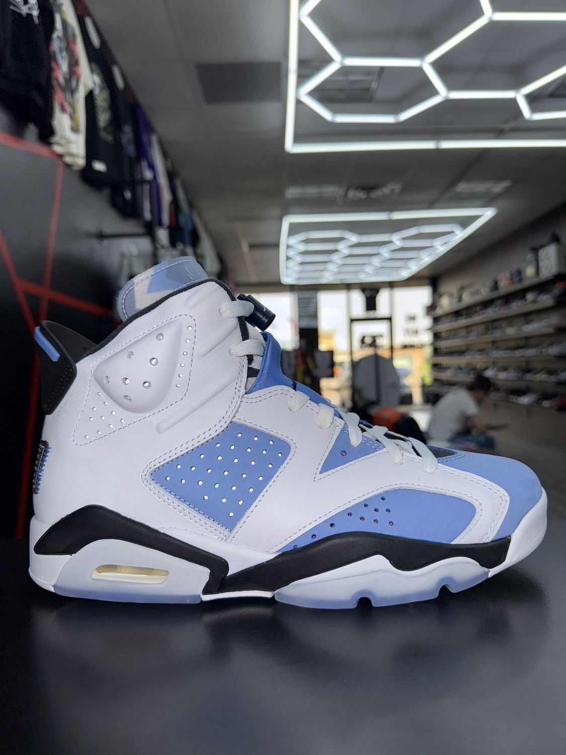 J6 “UNC”  (SZ 9)  NEW/OG ALL