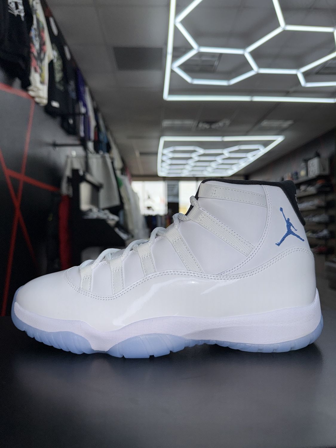 J11 “LEGEND BLUE”  (SZ 11)  NEW/OG ALL