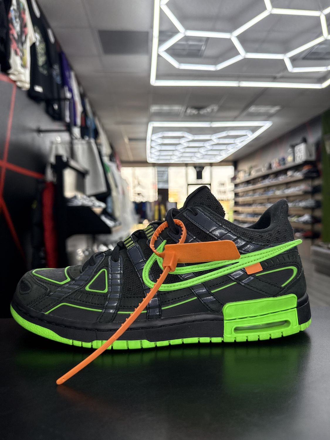 NIKE x OFF-WHITE RUBBER DUNK “GRN STRIKE”  (SZ 10.5)  USED/NO BOX