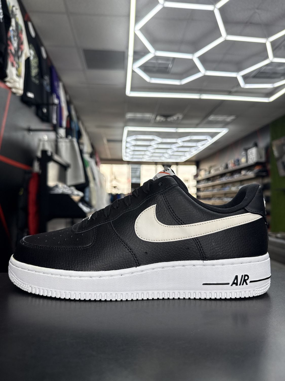 NIKE AF1 “BLK/WHT”  (SZ 9.5)  NEW/OG ALL