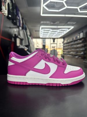 NIKE DUNK “ACTIVE FUCHSIA”  (SZ 3.5y)  NEW/OG ALL