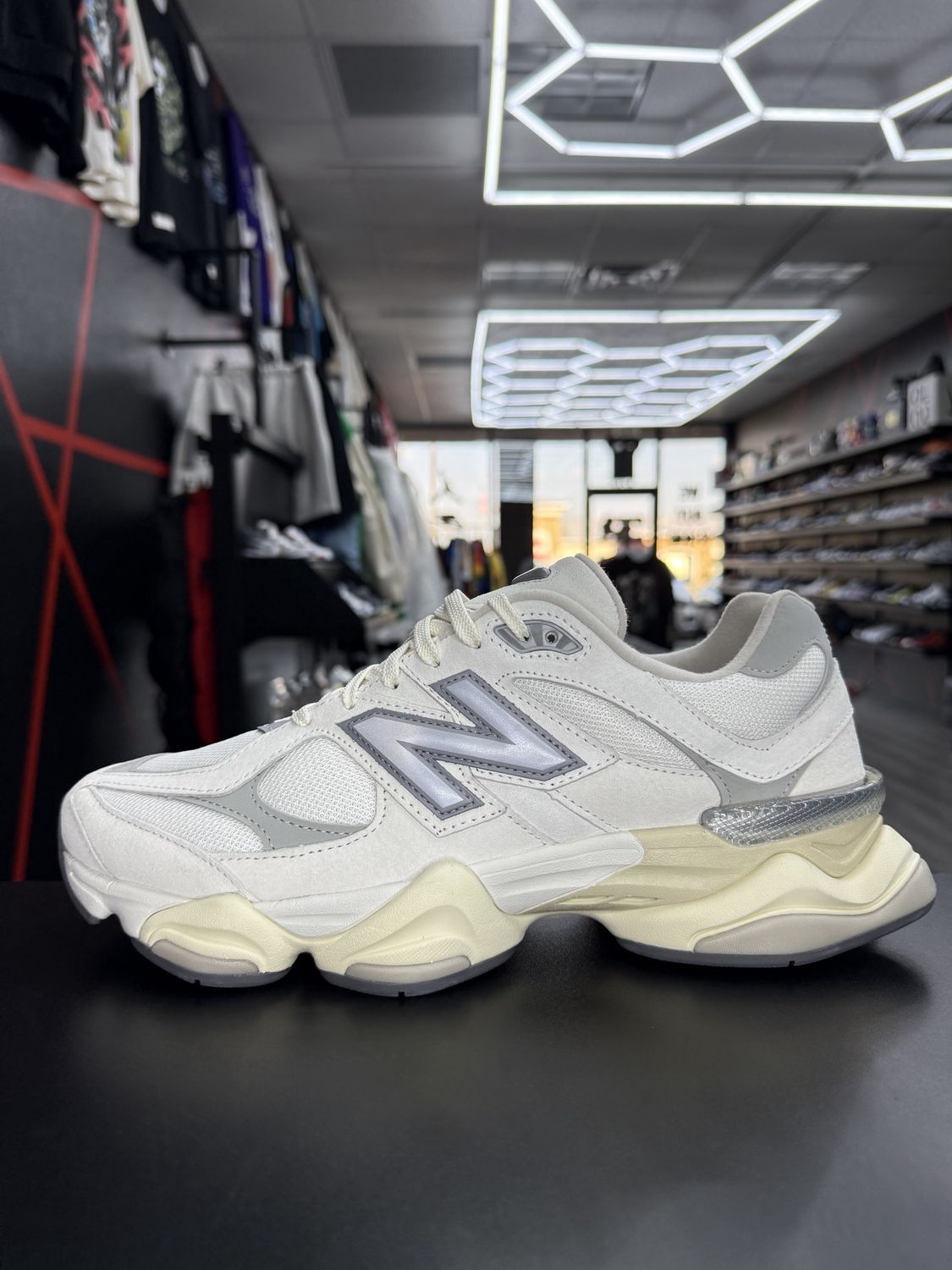 NEW BALANCE 9060 “SEA SALT”  (SZ 11)  NEW/OG ALL