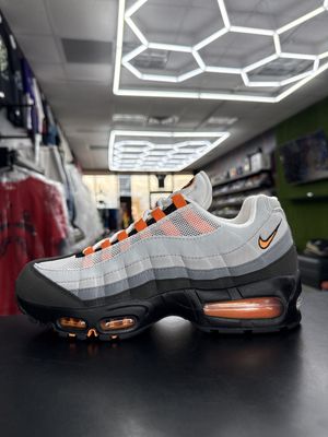 NIKE AIR MAX 95 “BRIGHT MANDARIN” (SZ 9.5)  NEW/OG ALL