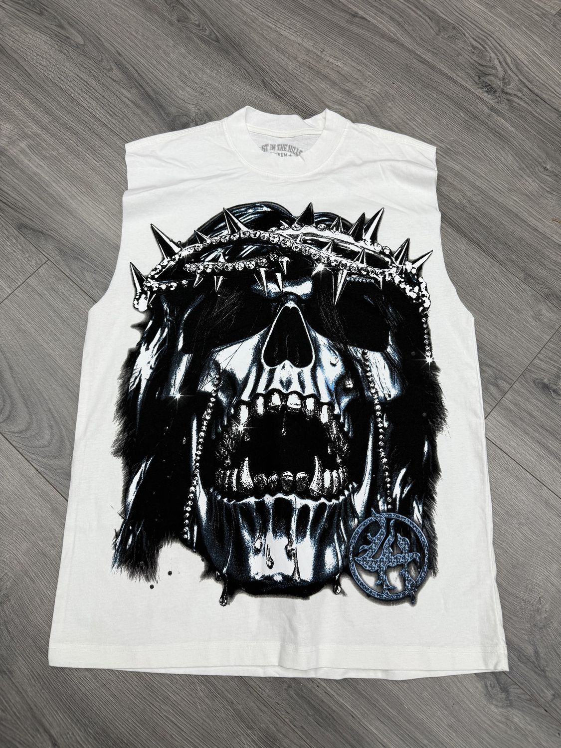 LOST HILLS SLEEVELESS “WHT/BLUE”  (MEDIUM)  NEW