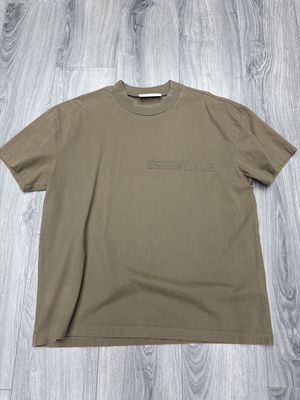 ESSENTIALS TEE “SAND”  (MEDIUM)  USED