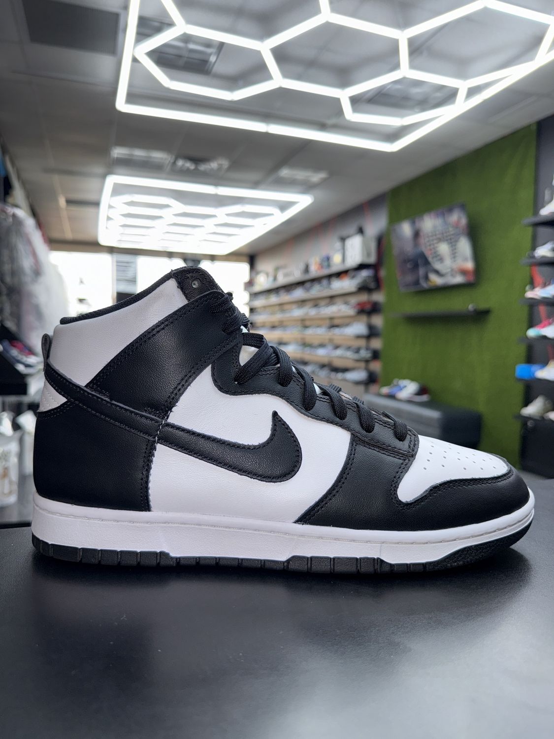 NIKE DUNK HI “PANDA” (SZ 10)  USED/NO BOX