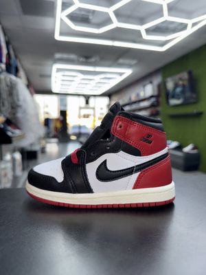J1 “BLK TOE”  (SZ 8c)  NEW/OG ALL