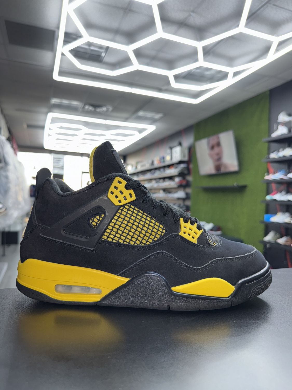 J4 “YLW THUNDER”  (SZ 10)  USED/NO BOX