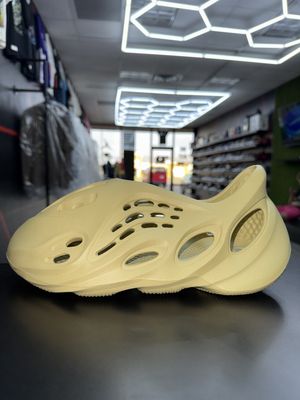 FOAM RNR “SULFUR”  (SZ 9)  NEW/OG ALL