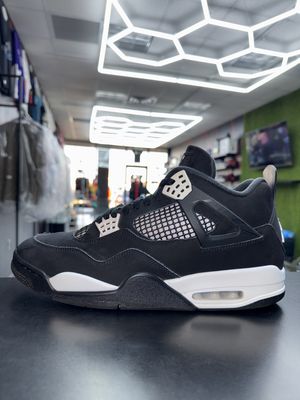 J4 “WHT THUNDER”  (SZ 12)  USED/NO BOX