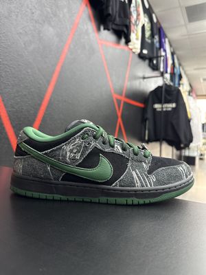 NIKE DUNK SB “THERE SKATEBOARDS” (SZ 9.5)  USED/OG ALL