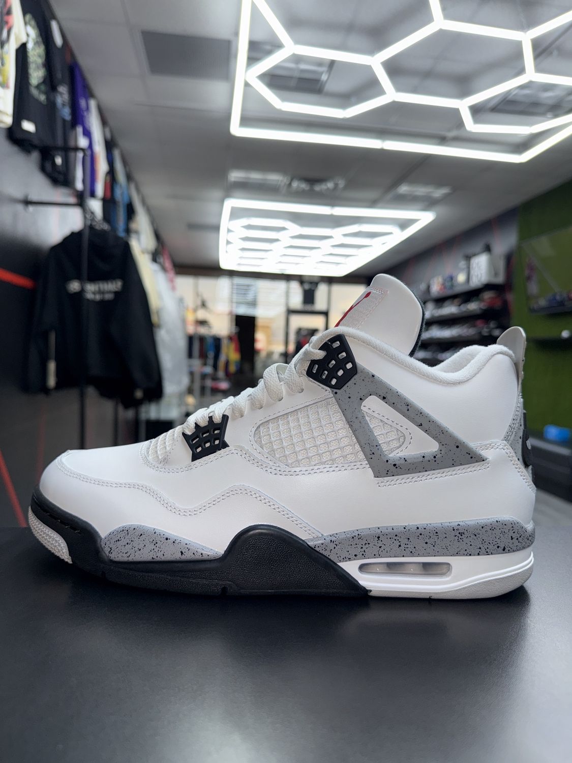 J4 “WHT CEMENT”  (SZ 11)  NEW/OG ALL