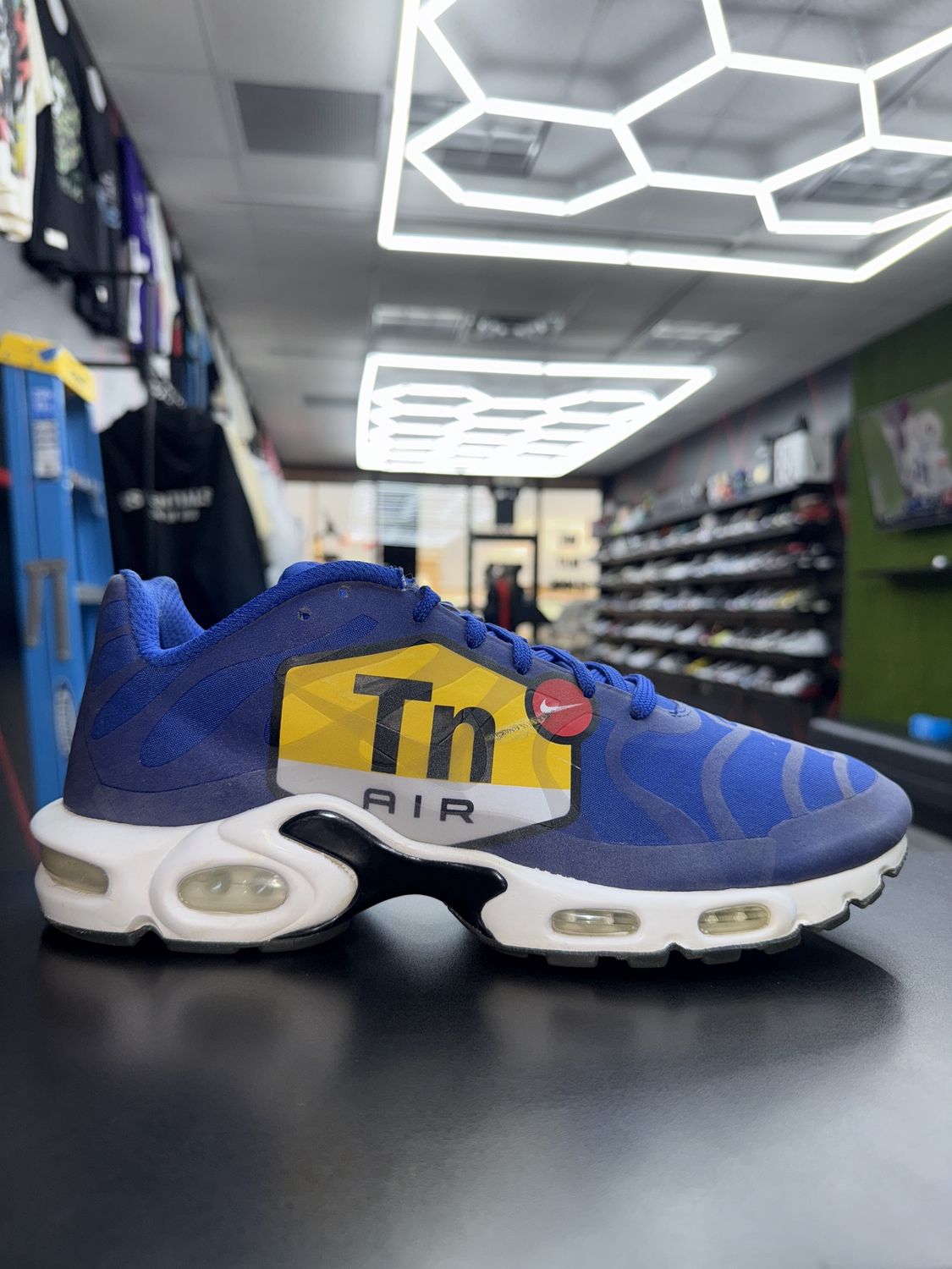 NIKE MAX PLUS “BLUE”  (SZ 11)  USED/OG BOX
