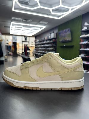 NIKE DUNK “KHAKI SUEDE GUM”  (SZ 9)  NEW/OG ALL