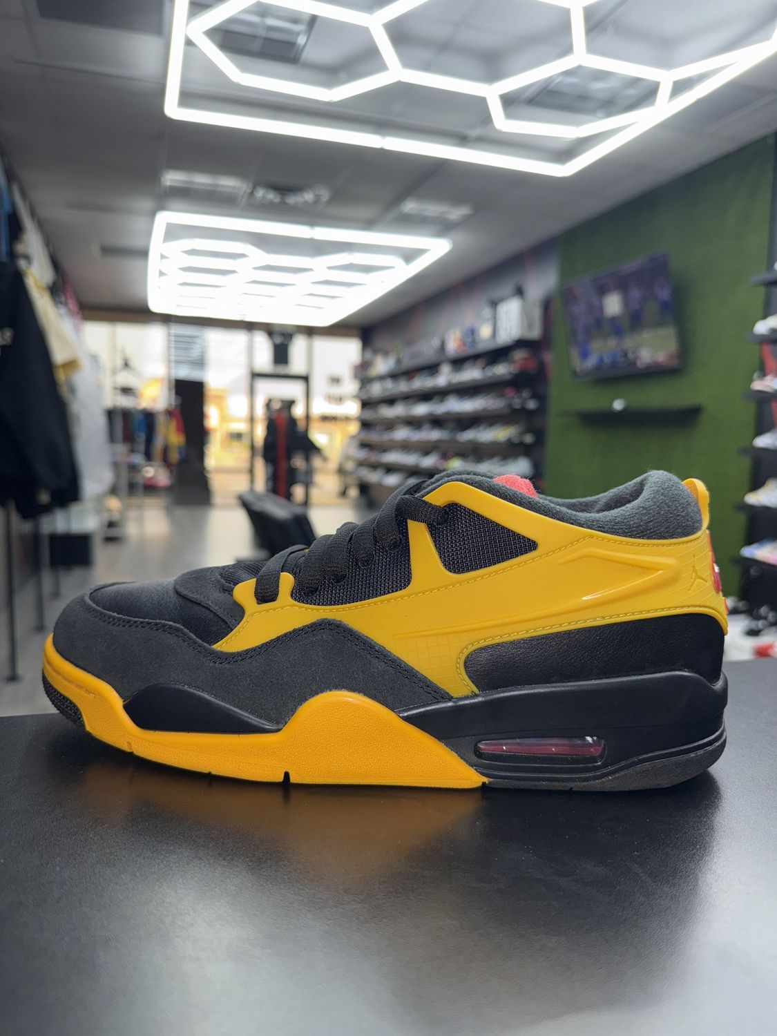 J4 RM “BRUCE LEE”  (SZ 9.5)  NEW/OG ALL