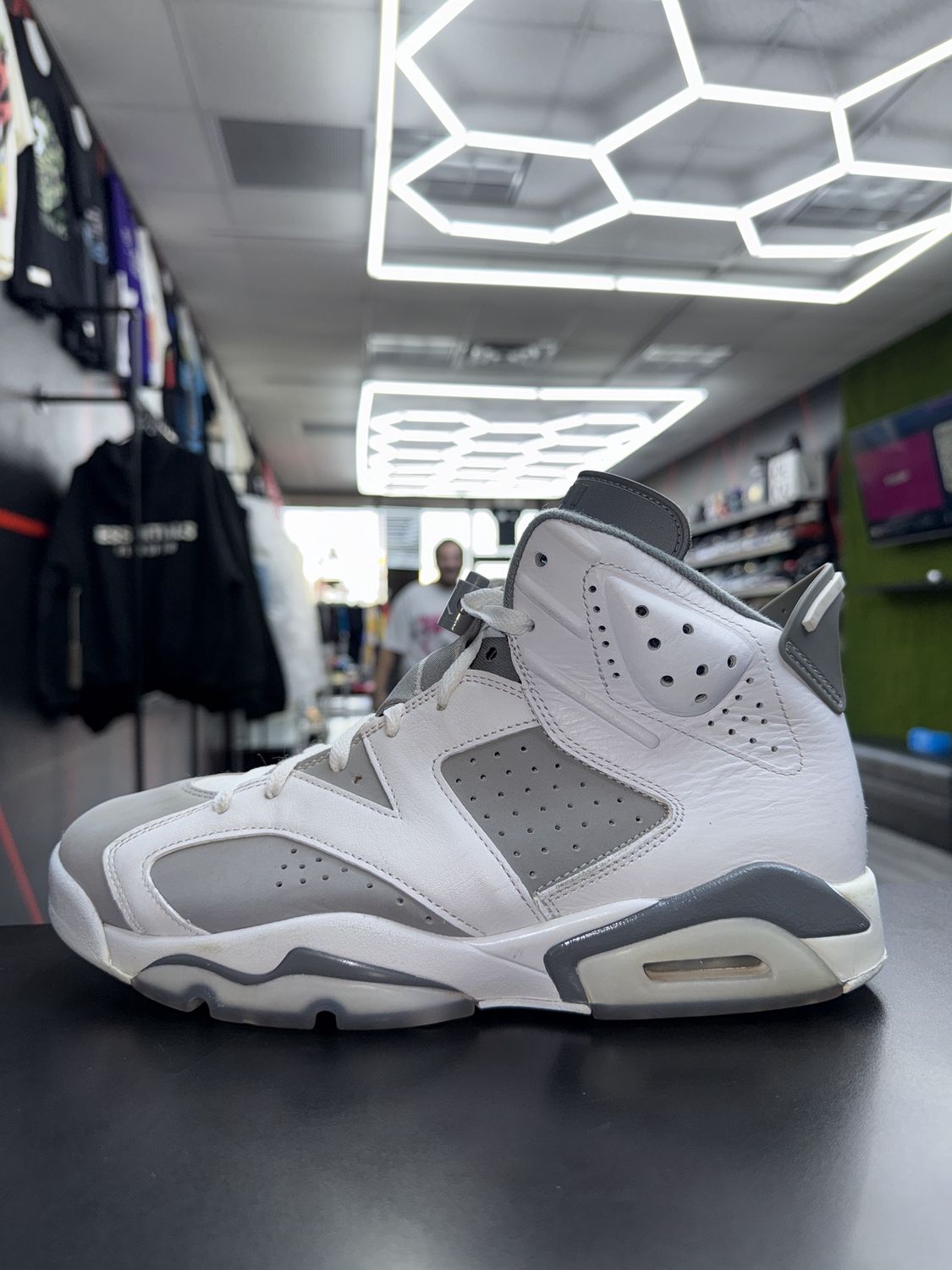 J6 “COOL GREY”  (SZ 10)   USED/NO BOX
