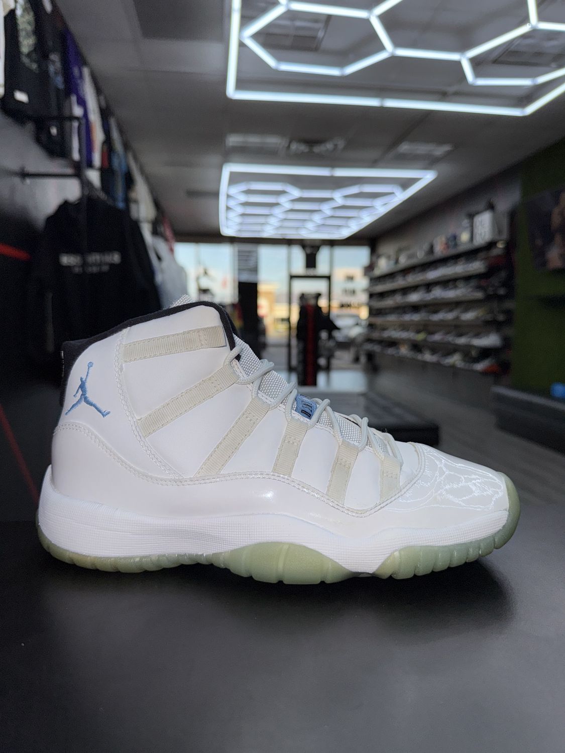 J11 “LEGEND BLUE”  (SZ 6.5y)  USED/NO BOX
