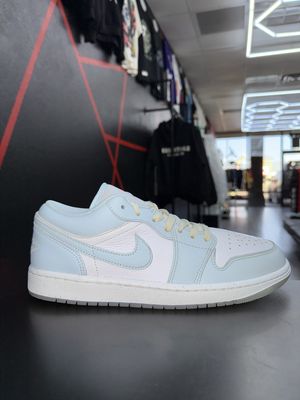 J1 LOW “GLACIER BLUE SUMMIT”  (SZ 9)  USED/OG BOX