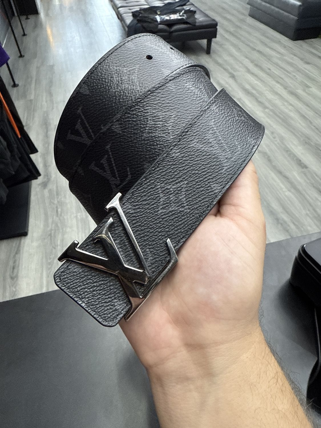 LOUIS VUITTON BELT “BLACK”  (34-38)  PRE-OWNED
