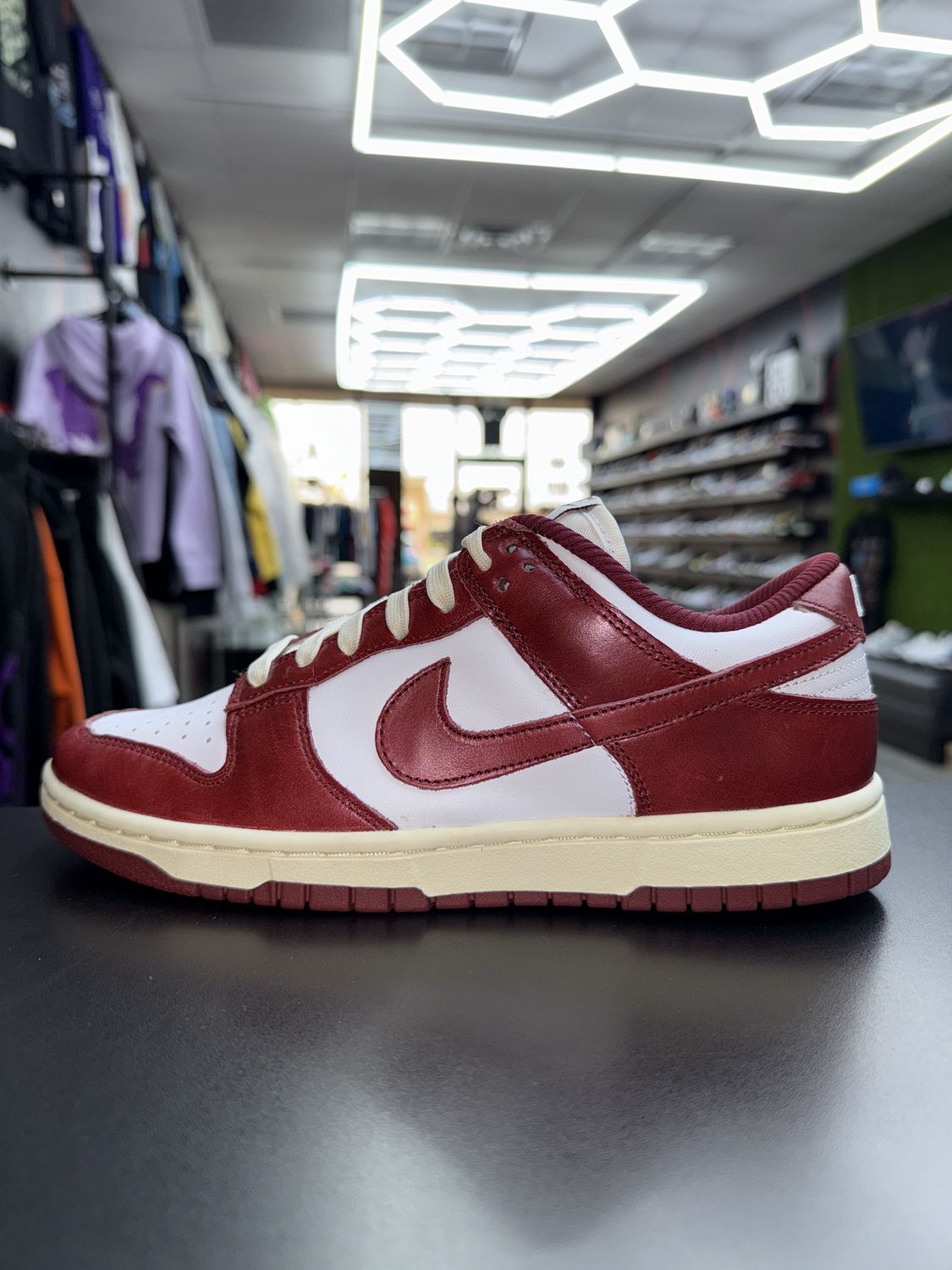NIKE DUNK “VINTAGE TEAM RED”  (SZ 8.5w 7m)  NEW/OG ALL