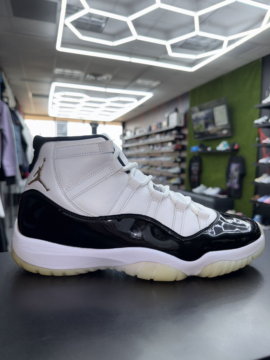 J11 “GRATITUDE”  (SZ 11)  USED/OG BOX