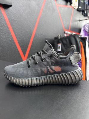 YZY 350 V2 “MONO CINDER”  (SZ 4)  USED/OG BOX