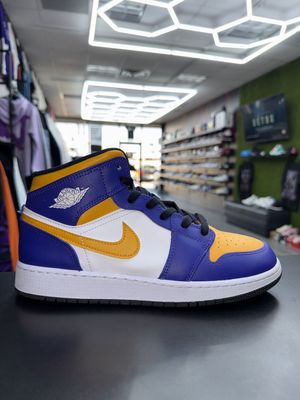 J1 MID “LAKERS”  (SZ 7Y)  USED/NO BOX