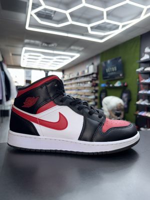 J1 MID “BLK FIRE RED”  (SZ 7Y)  USED/NO BOX