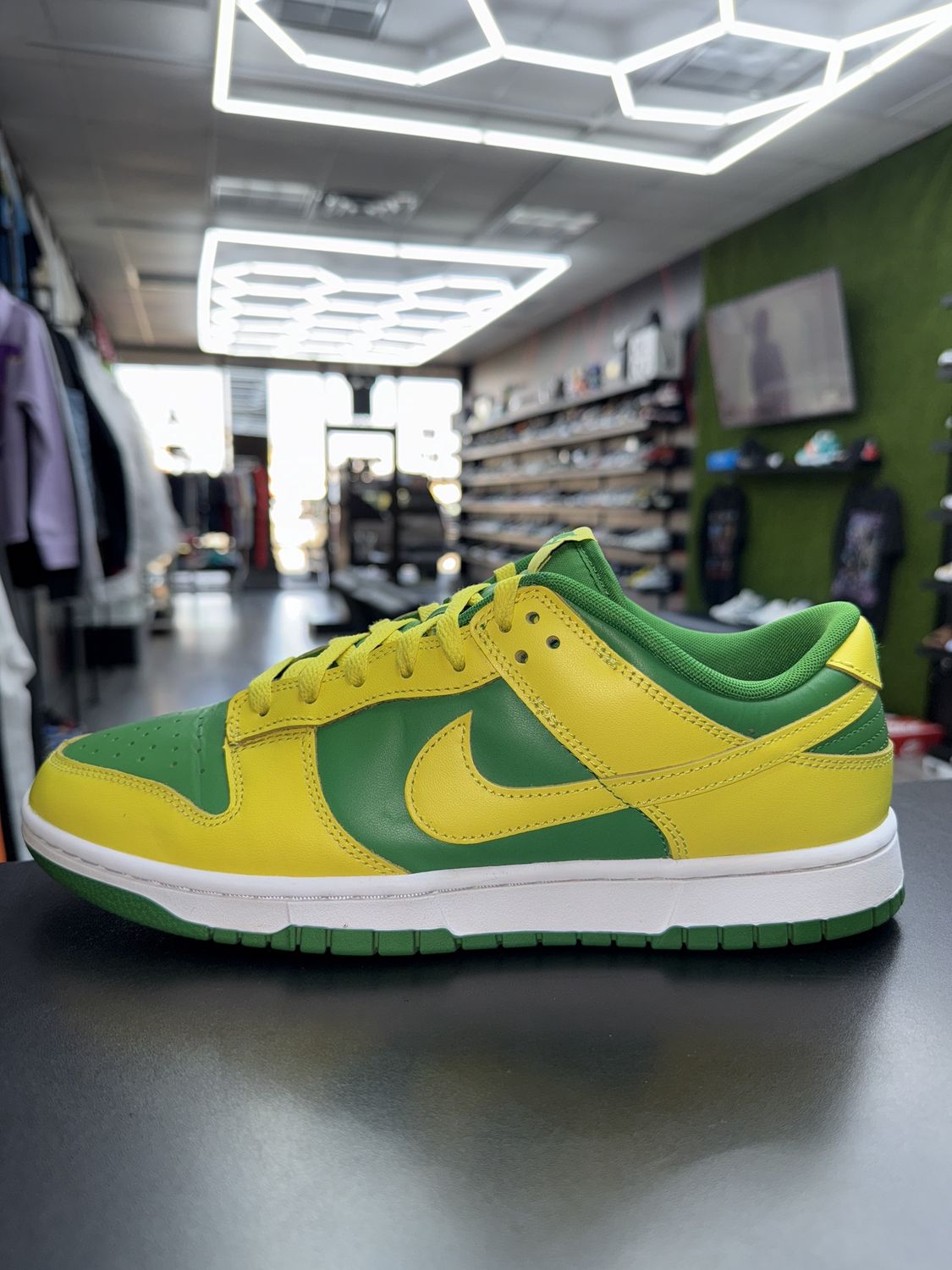 NIKE DUNK “BRAZIL”  (SZ 11)  USED/NO BOX