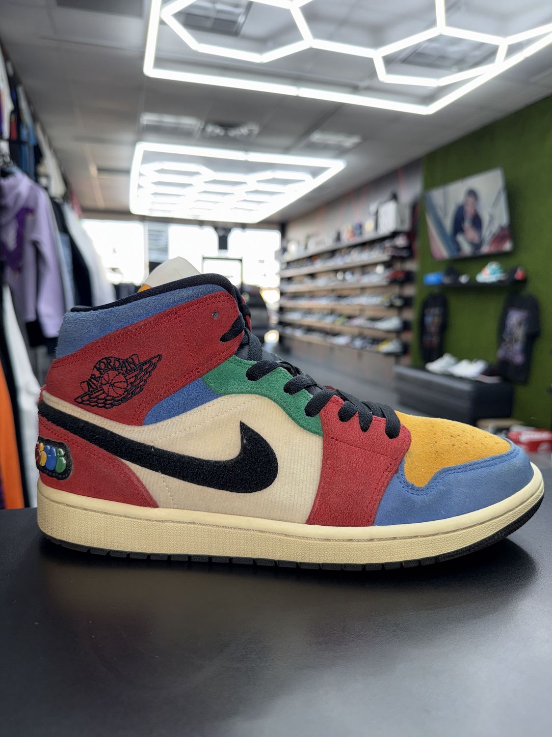 J1 MID “BLUE THE GREAT”  (SZ 10)  USED/NO BOX