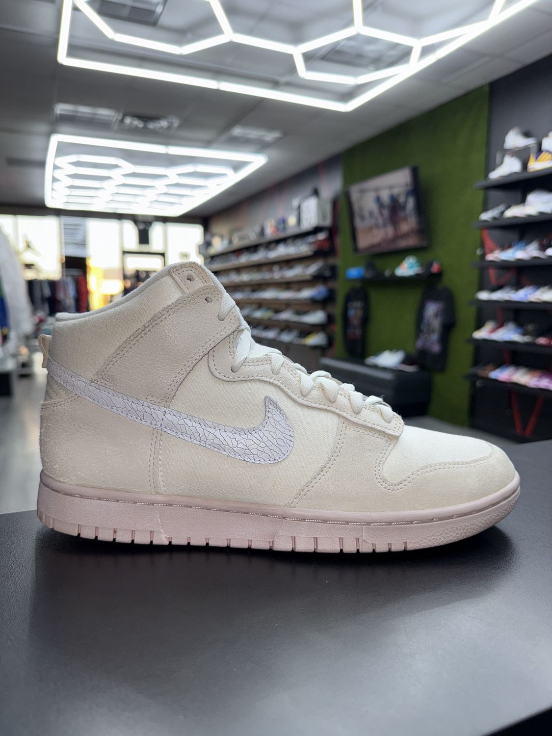 NIKE DUNK HI “CRACKED LEATHER SWOOSH”  (SZ 10)  USED/NO BOX