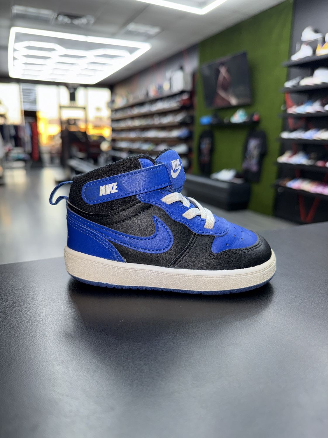 NIKE “BLK/BLUE”  (SZ 7c)  USED/NO BOX