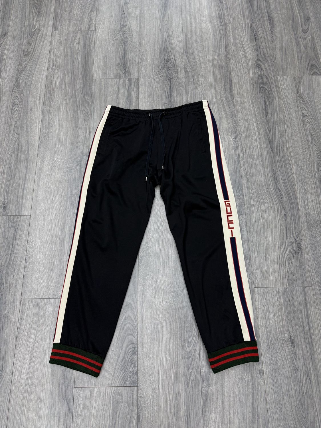 GUCCI SWEATS &quot;BLK&quot;  (XL)  USED
