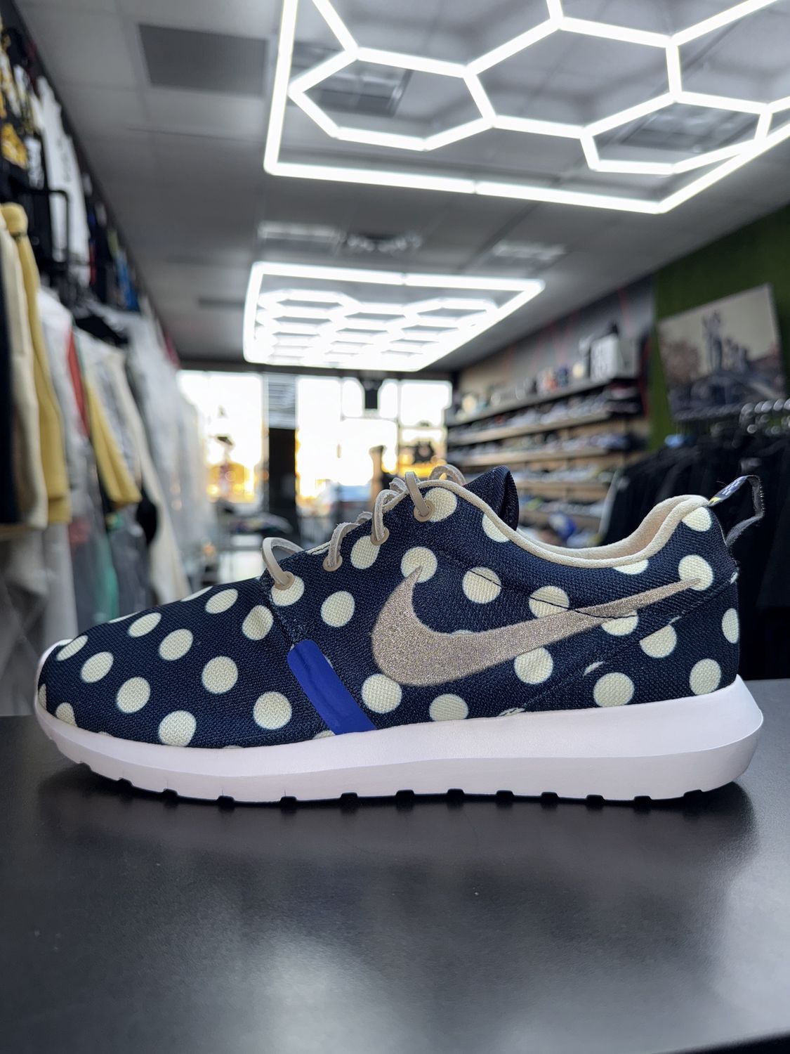 NIKE ROSHERUN NM “NYC”  (SZ 9.5)  NEW/OG ALL