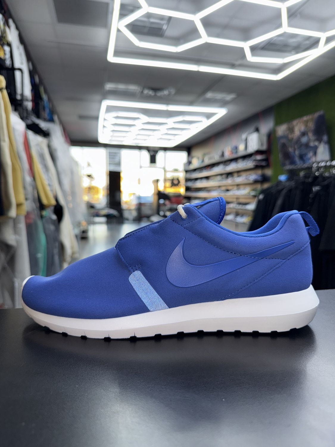 NIKE ROSHERUN NM “ROYAL BLUE”  (SZ 9.5)  NEW/OG ALL