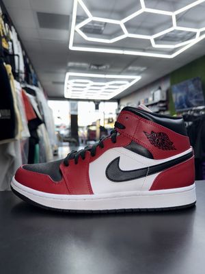 J1 MID “CHICAGO TOE”  (SZ 10)  USED/NO BOX