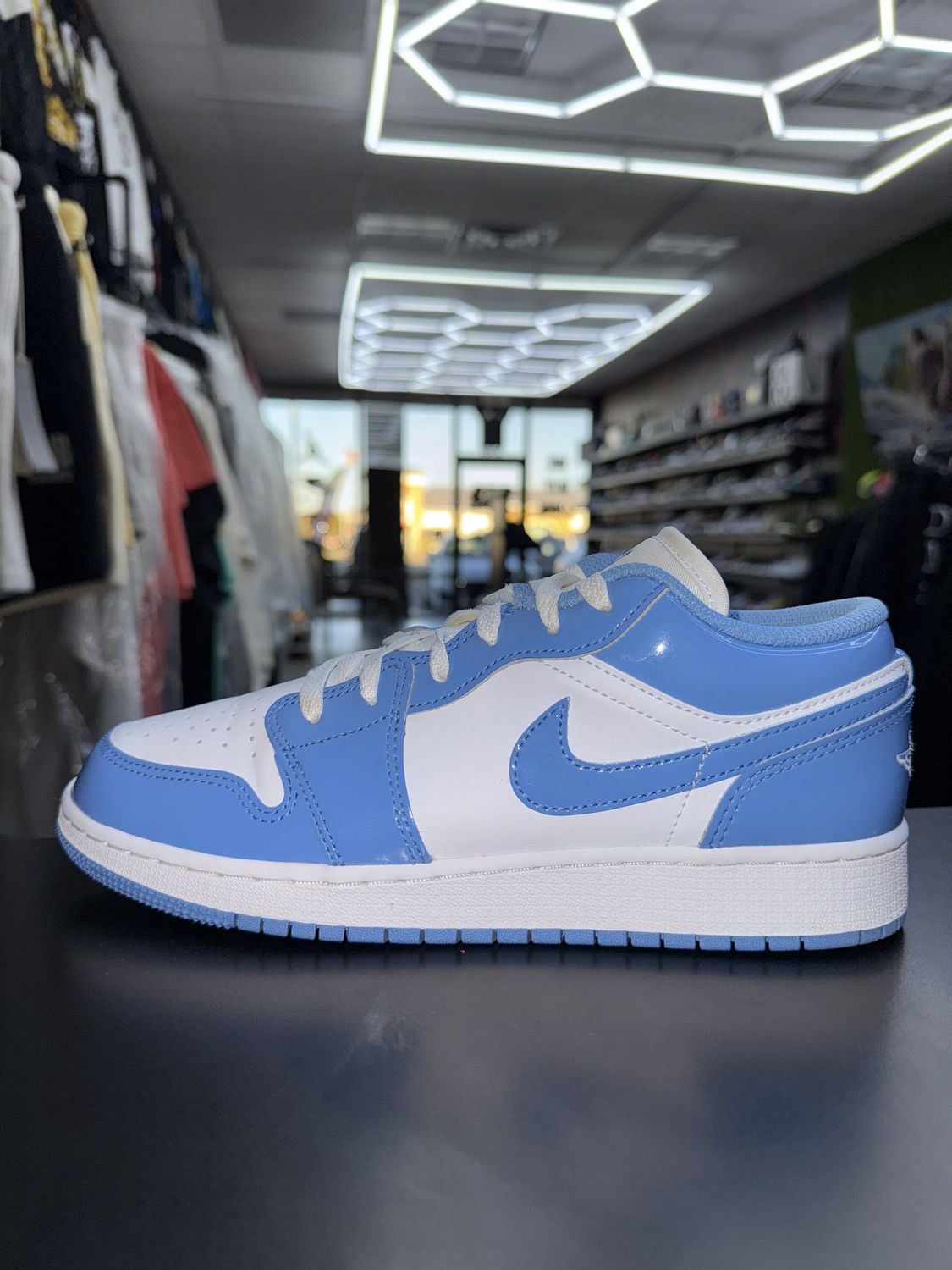 J1 LOW “LEGEND BLUE”  (SZ 6.5y)  USED/NO BOX